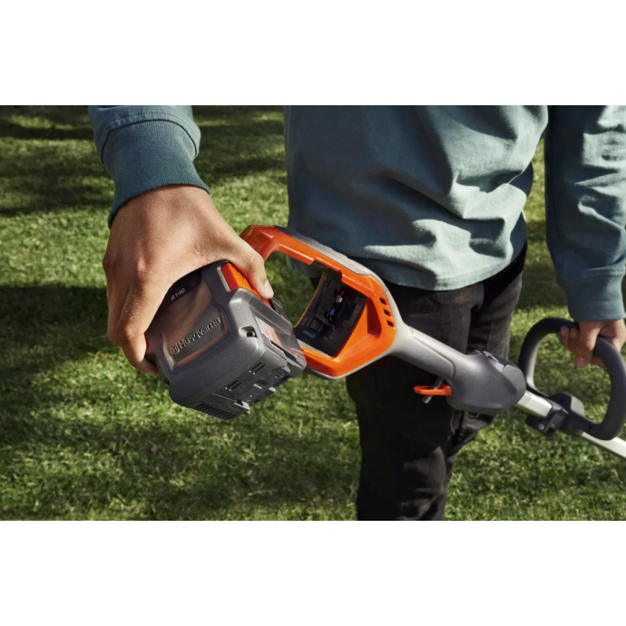 Χορτοκοπτικό Μπαταρίας Husqvarna 215iL με B70 and C80